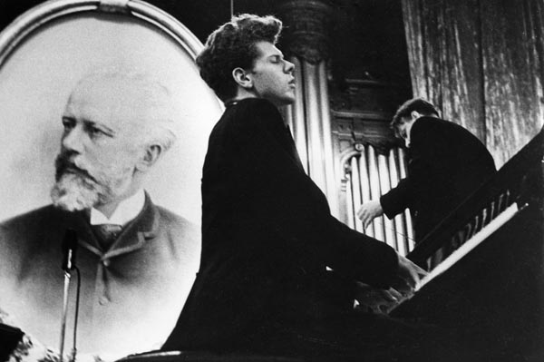 Van Cliburn playing in the Tchaikovsky Competition