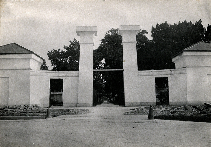 Entrance to Cypress Grove Cemetery