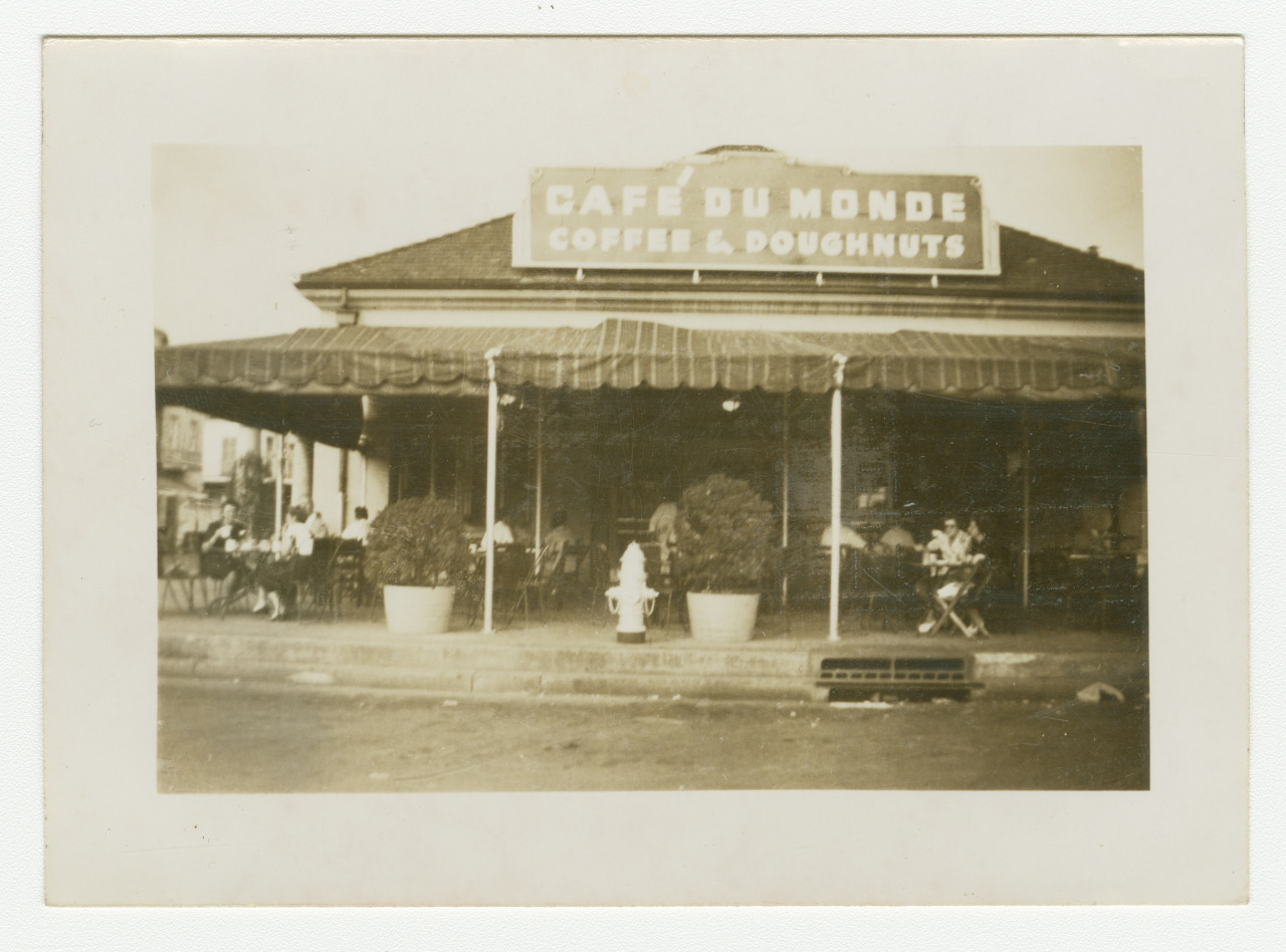 Cafe du Monde, 1946